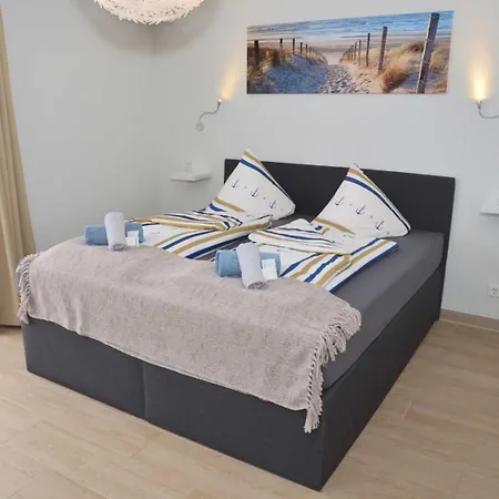 Отель Neptuns Ankerplatz & Zur Seerobbe 3*