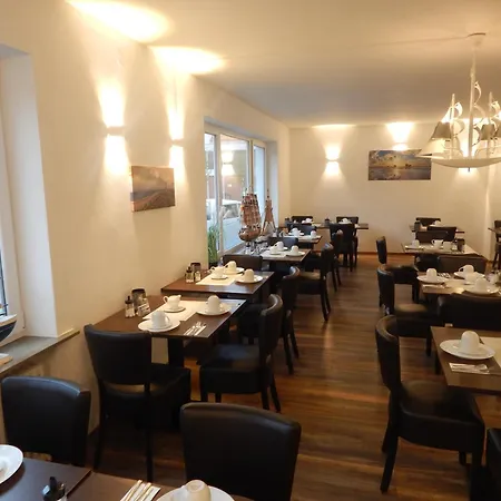 Neptuns Ankerplatz & Zur Seerobbe 酒店