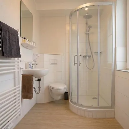 호텔 Hotel Neptuns Ankerplatz & Zur Seerobbe 3*