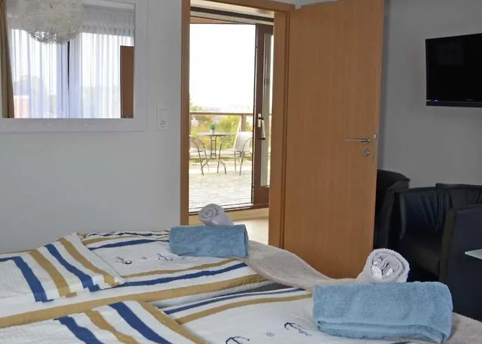 Neptuns Ankerplatz & Zur Seerobbe Отель