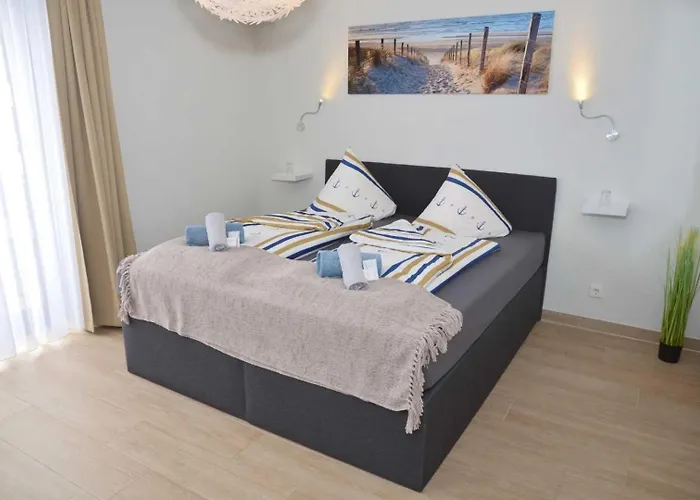 Отель Neptuns Ankerplatz & Zur Seerobbe 3*