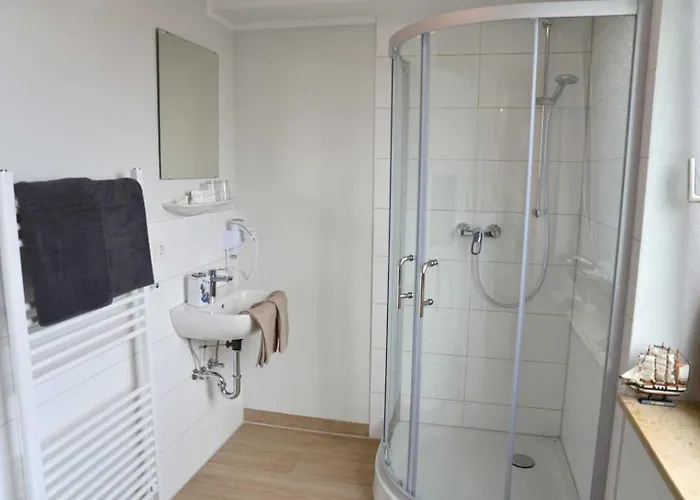 Neptuns Ankerplatz & Zur Seerobbe Отель 3*